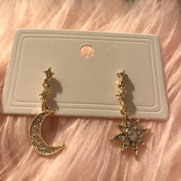 2for$10. Moon and Star Earrings - Picture 3 of 4